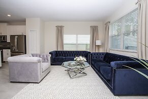 Stunning 5 Bd w/ Pool Close to Disney 8955