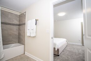 Stunning 5 Bd w/ Pool Close to Disney 8955