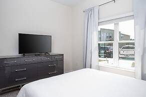 Stunning 5 Bd w/ Pool Close to Disney 8955