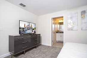 Stunning 5 Bd w/ Pool Close to Disney 8955