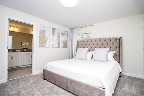 Stunning 5 Bd w/ Pool Close to Disney 8955