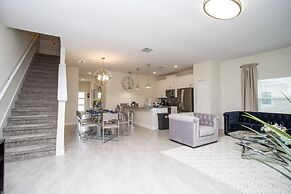 Stunning 5 Bd w/ Pool Close to Disney 8955