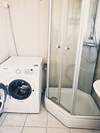 StayPlus 3BR City Apartment With Garden