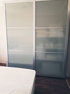 StayPlus 3BR City Apartment With Garden