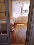 StayPlus 3BR City Apartment With Garden