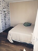 StayPlus 3BR City Apartment With Garden