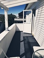 StayPlus 3BR City Apartment With Garden