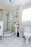 StayPlus 3BR City Apartment With Garden