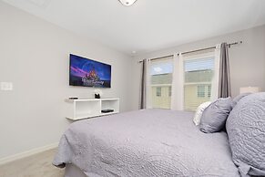 Family Friendly 4 Bedroom close to Disney in Compass Bay Resort 5108