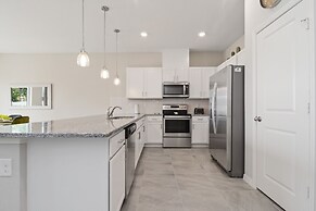 4 Bd Sleeps 10 w/ GameRoom Close to Disney 5147