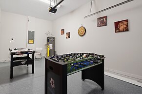 4 Bd Sleeps 10 w/ GameRoom Close to Disney 5147