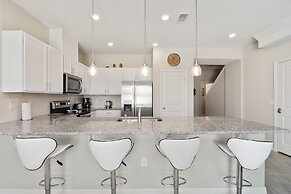 4 Bd Sleeps 10 w/ GameRoom Close to Disney 5147