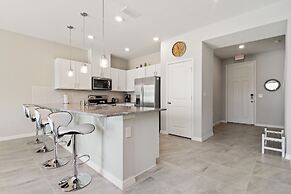 4 Bd Sleeps 10 w/ GameRoom Close to Disney 5147