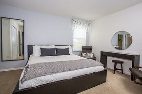 Four Bedroom w/ Screened Pool Close to Disney 4563