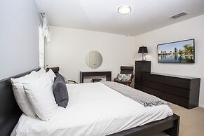 Four Bedroom w/ Screened Pool Close to Disney 4563