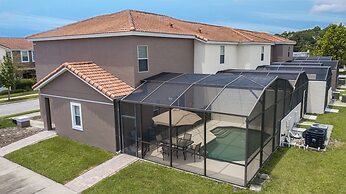 Four Bedroom w/ Screened Pool Close to Disney 4563