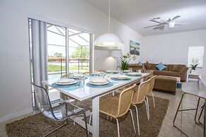 Four Bedroom w/ Screened Pool Close to Disney 4563