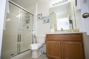 Four Bedroom w/ Screened Pool Close to Disney 4563