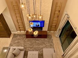Luxury 4 Bedroom Home @ Magic Village Resort 7487