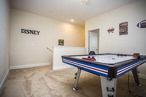 Fabulous Vacation Home  w/ Screened Pool Close To Disney 146