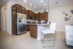 Fabulous Vacation Home  w/ Screened Pool Close To Disney 146