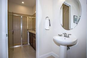 Fabulous Vacation Home  w/ Screened Pool Close To Disney 146