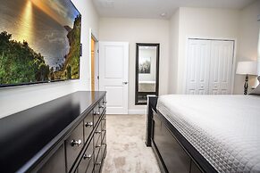 Fabulous Vacation Home  w/ Screened Pool Close To Disney 146