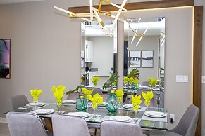 Gorgeous 4 Bedroom w/ Pool Close to Disney 4836