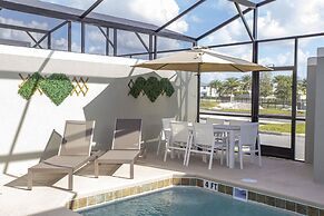 Gorgeous 4 Bedroom w/ Pool Close to Disney 4836