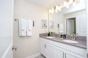 Gorgeous 4 Bedroom w/ Pool Close to Disney 4836