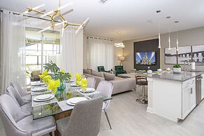 Gorgeous 4 Bedroom w/ Pool Close to Disney 4836