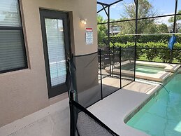 Luxury 5Bd w/ Jacuzzi & Pool Near Disney @ 5528