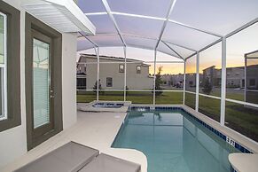 Fabulous 5 Bedrooms Close to Disney at Champions Gate Resort 8988