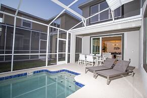 Fabulous 5 Bedrooms Close to Disney at Champions Gate Resort 8988