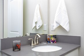 Fabulous 5 Bedrooms Close to Disney at Champions Gate Resort 8988