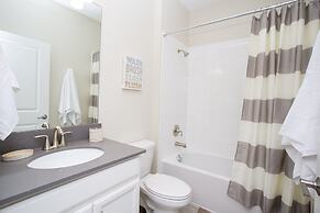 Fabulous 5 Bedrooms Close to Disney at Champions Gate Resort 8988