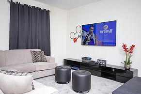 Fabulous 5 Bedrooms Close to Disney at Champions Gate Resort 8988