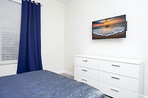 Fabulous 5 Bedrooms Close to Disney at Champions Gate Resort 8988