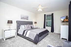 Fabulous 5 Bedrooms Close to Disney at Champions Gate Resort 8988