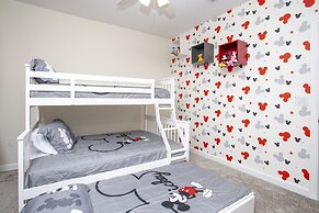 Fabulous 5 Bedrooms Close to Disney at Champions Gate Resort 8988