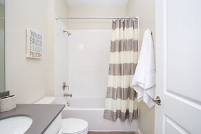 Fabulous 5 Bedrooms Close to Disney at Champions Gate Resort 8988