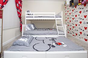 Fabulous 5 Bedrooms Close to Disney at Champions Gate Resort 8988