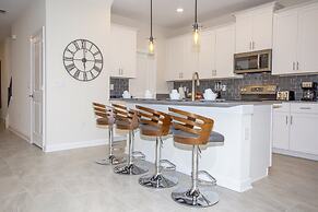 Fabulous 5 Bedrooms Close to Disney at Champions Gate Resort 8988