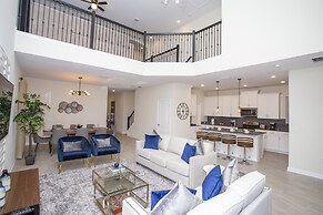 Fabulous 5 Bedrooms Close to Disney at Champions Gate Resort 8988