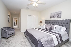 Fabulous 5 Bedrooms Close to Disney at Champions Gate Resort 8988