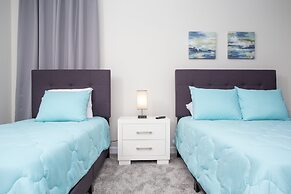 Fabulous 5 Bedrooms Close to Disney at Champions Gate Resort 8988