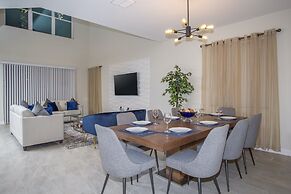 Fabulous 5 Bedrooms Close to Disney at Champions Gate Resort 8988