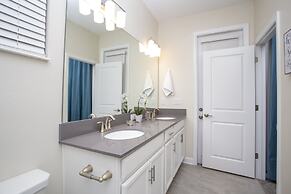 Fabulous 5 Bedrooms Close to Disney at Champions Gate Resort 8988
