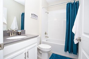 Fabulous 5 Bedrooms Close to Disney at Champions Gate Resort 8988