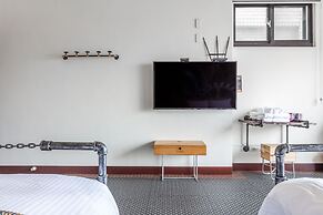 Tainan Rock nest view inn